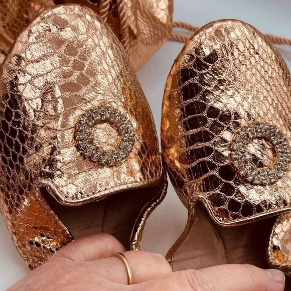 Joan Boyce ballet flats and drawstring bucket bag in rose gold faux leather - Picture 3 of 9